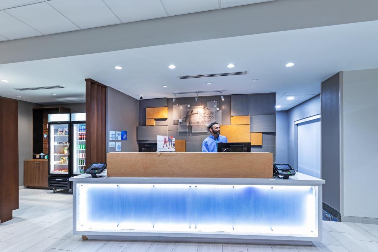 Holiday Inn Express & Suites - Parsons By Ihg Exterior foto